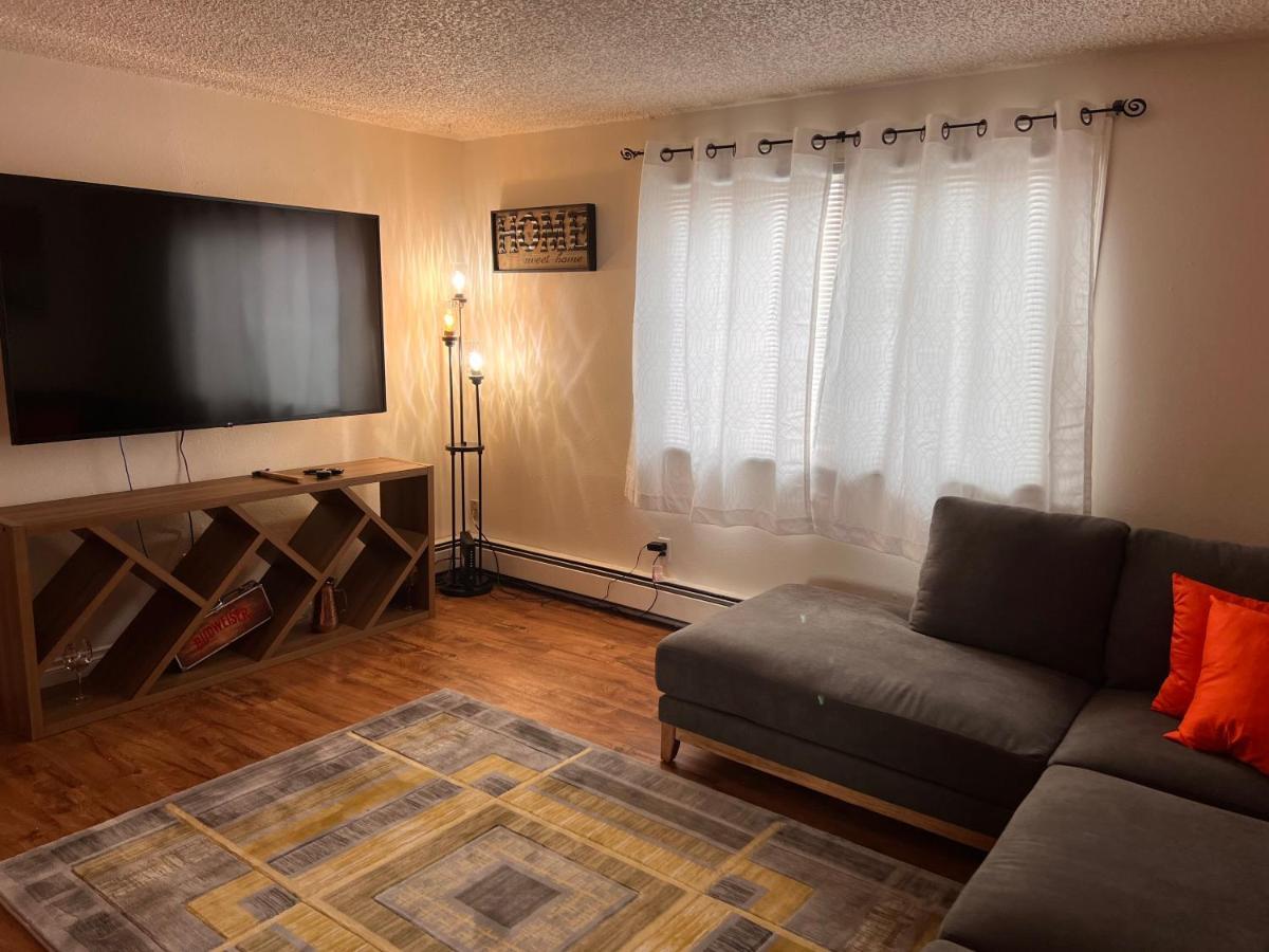 Lovely Two Bedroom, Minutes Away From Downtown Anchorage Exterior foto